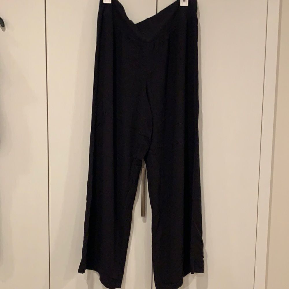 Blackโwideย pantsโ